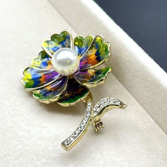 Yellow Gold with White Diamond Crystal and Pearl Enamel Flower Pin Back Brooch - Picture 4 of 9